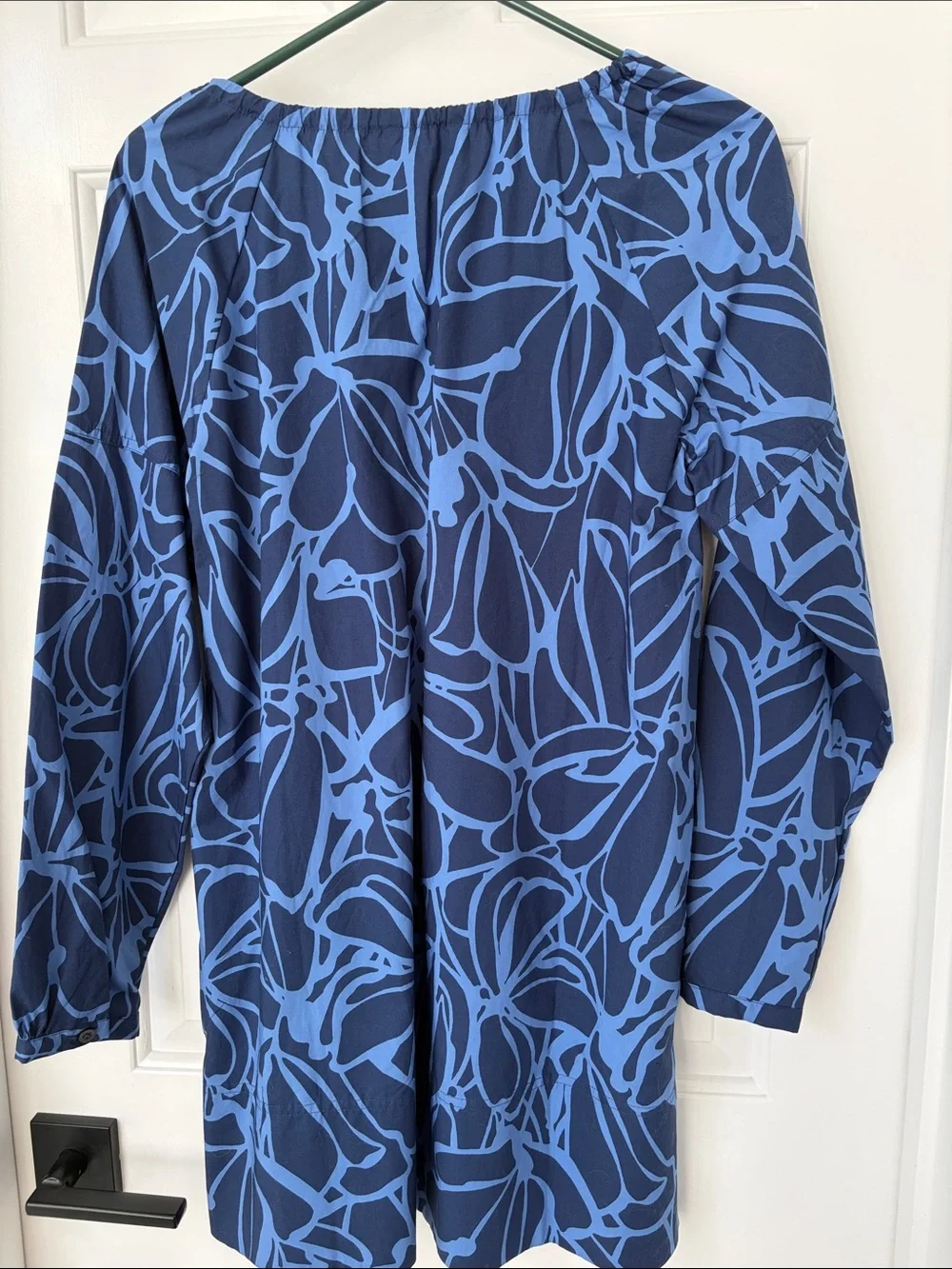 Banana Republic Long-Sleeve Blue Abstract Swim Rash Guard